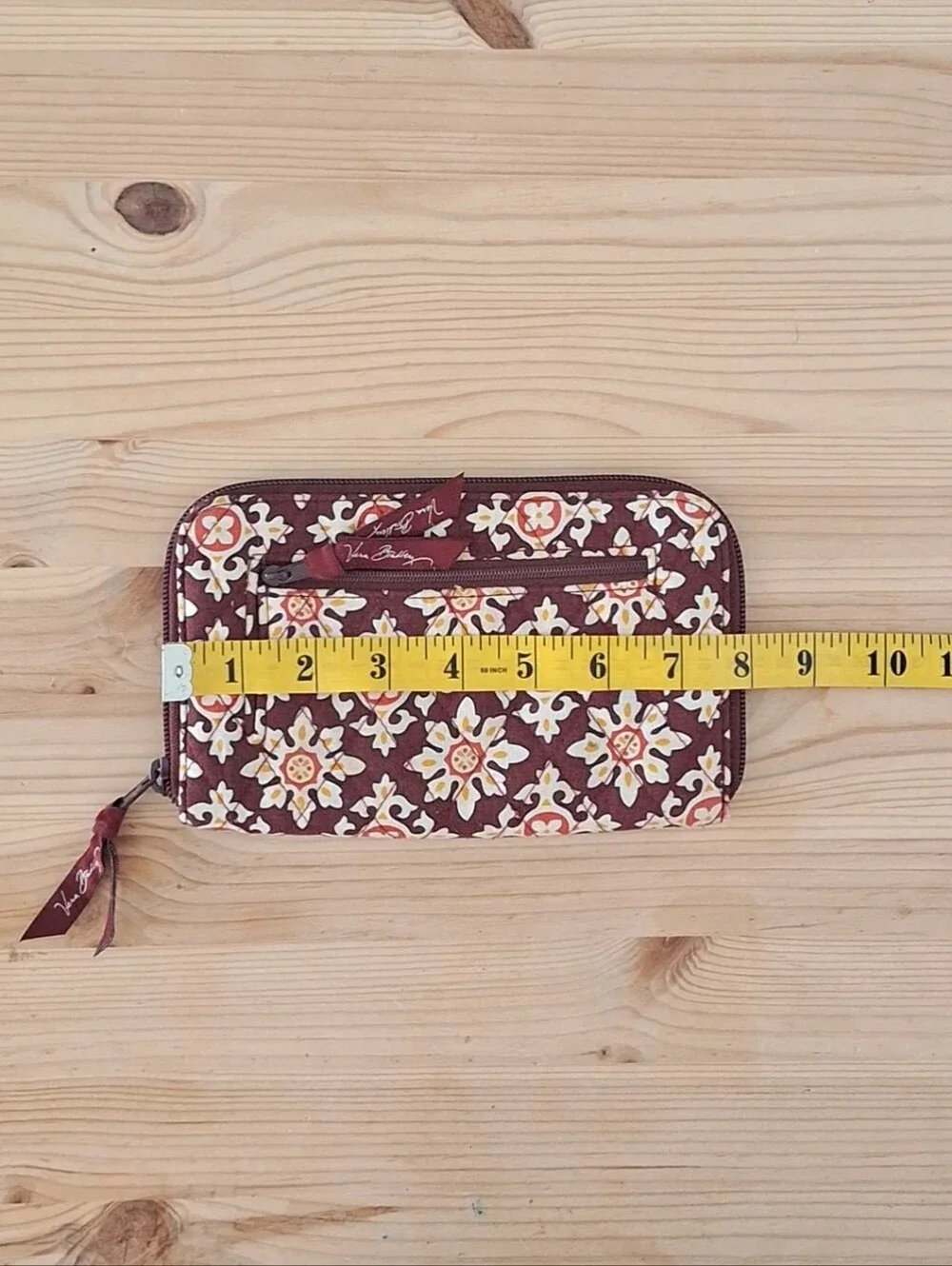 🧡Vera Bradley 'Medallion' Wristlet🧡